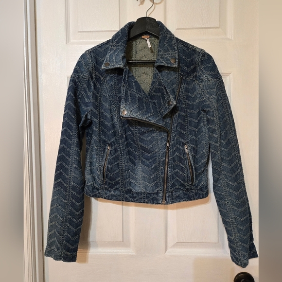 Free People Punched Denim Moto Jacket Herringbone Blue Jean Jacket Size 6 - Picture 2 of 5